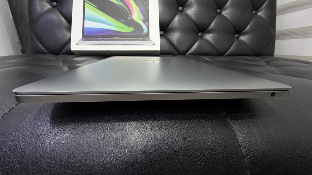 Apple MacBook Pro M1 2020 года в идеальном состояние