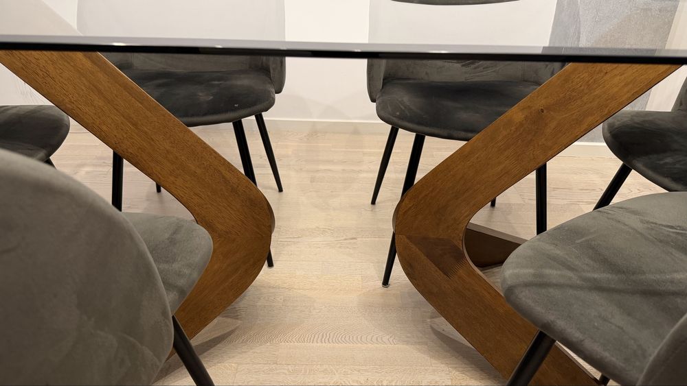 Vand masa picioare lemn nuc si blat sticla