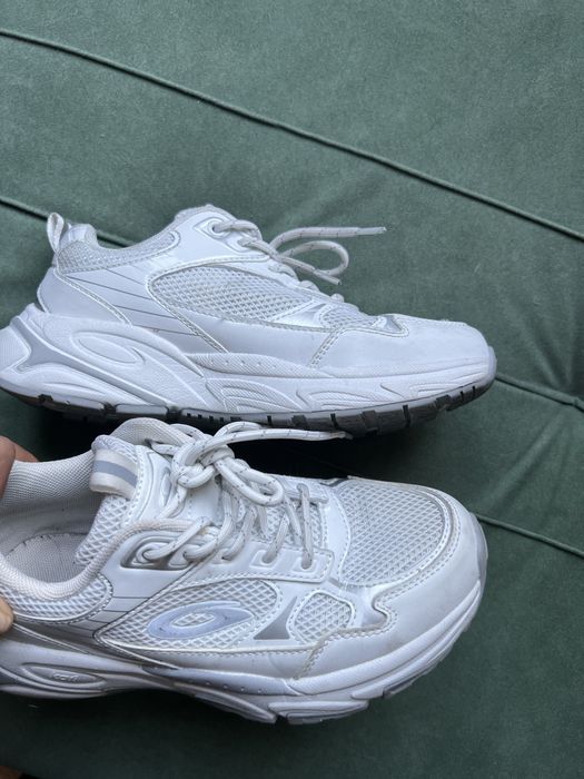 Продам туфли и кросовки