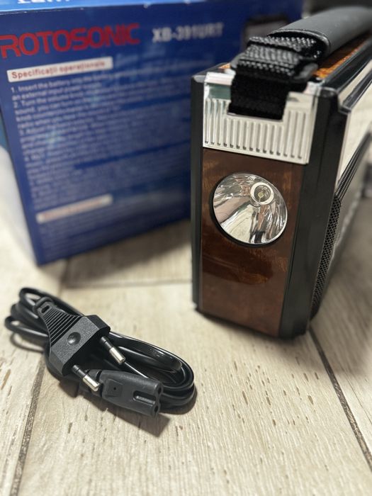 Radio cu USB/ lanterna
