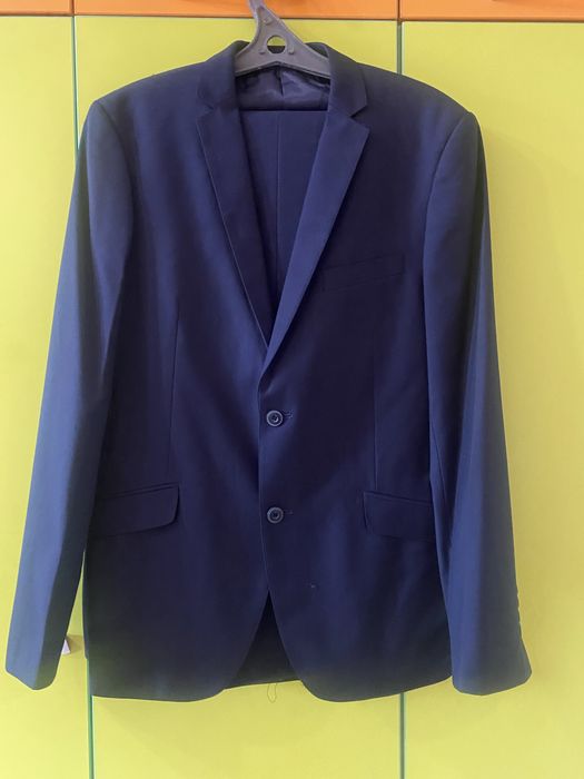 Пиджаки новые для мальчиков для школы