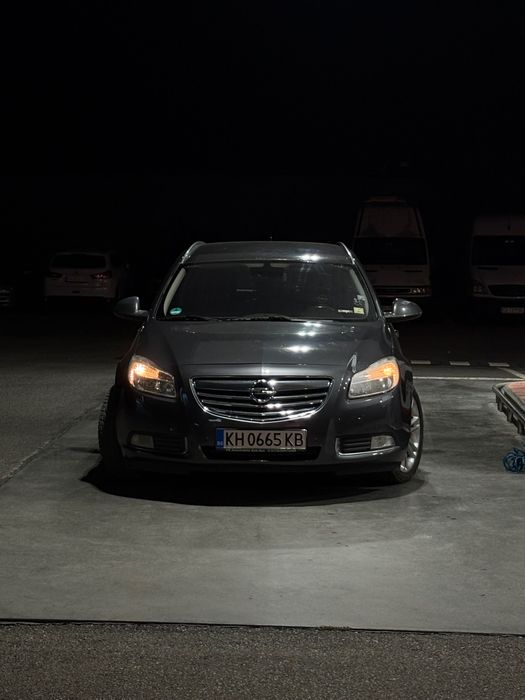 ПРОДАВАМ си афтомобил опел инсигния