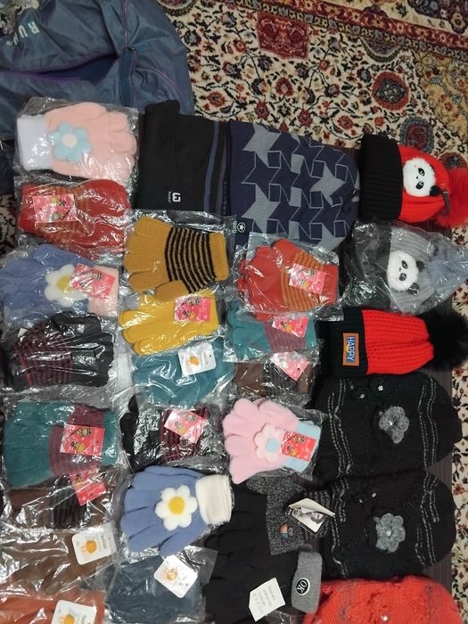 Детски шапки и ръкавици