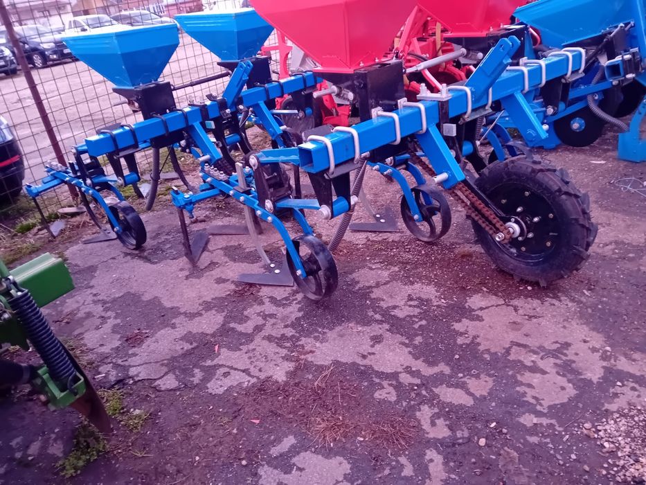 Piese Prasitoare / Cultivator 3 , 5 , 7 sectii cu fertilizare Mecanica Ceahlau Piatra Neamt