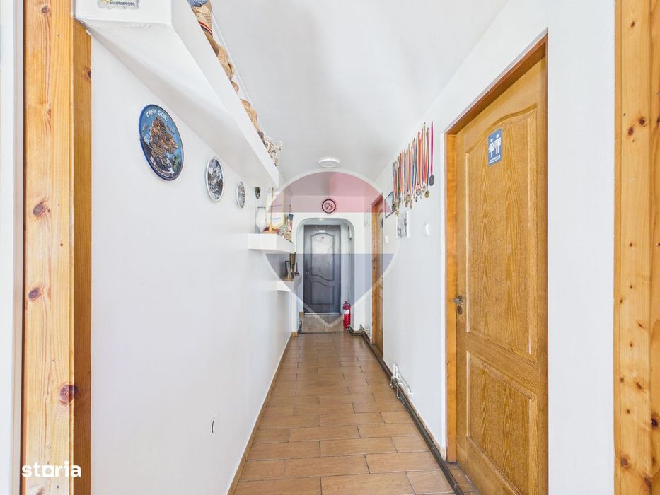 Cabana Belvedere, 10 camere, 3702 mp teren, Platoul Padina