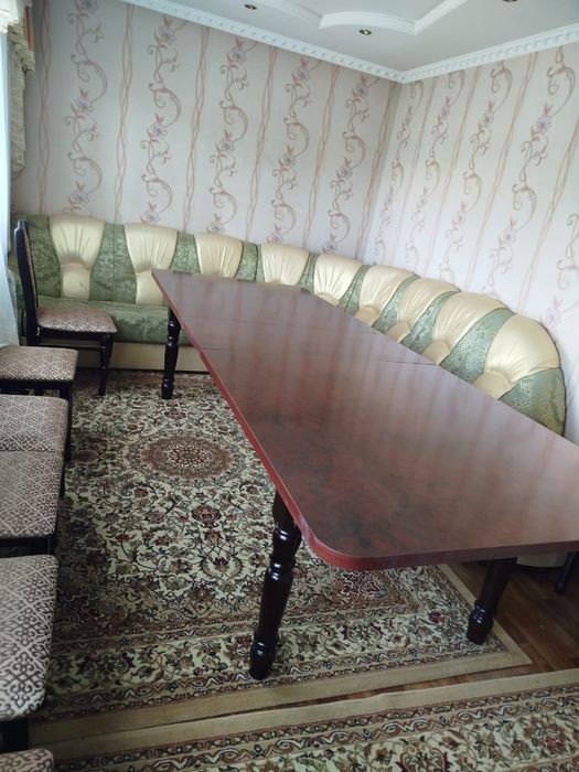 Стол для гостиной