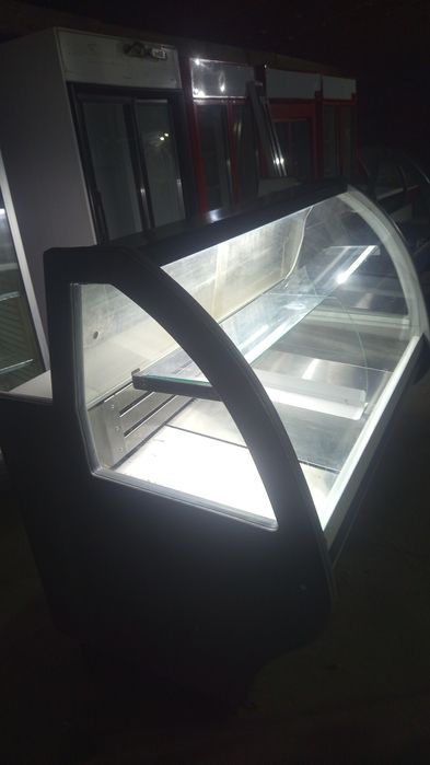 Витриные холодильники б.у