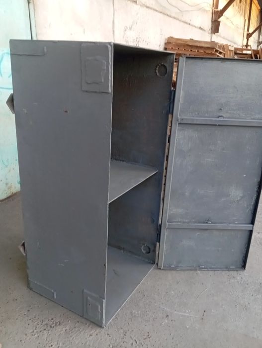 Темир шкаф сотилади Калин темирдан ясалган