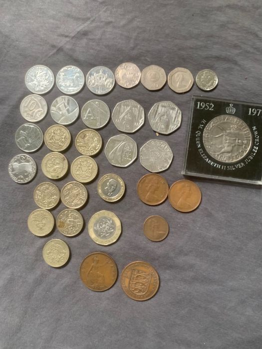 Monede  din uk  vechi si noi diferite