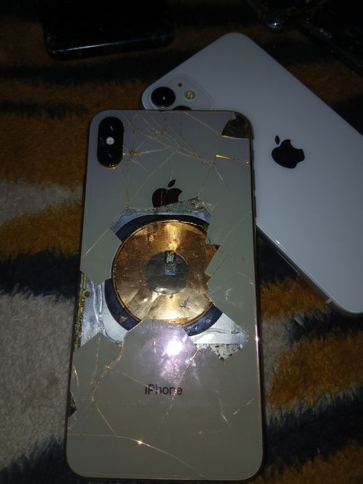 Pentru piese toate, iPhone le dau la 200 la piese