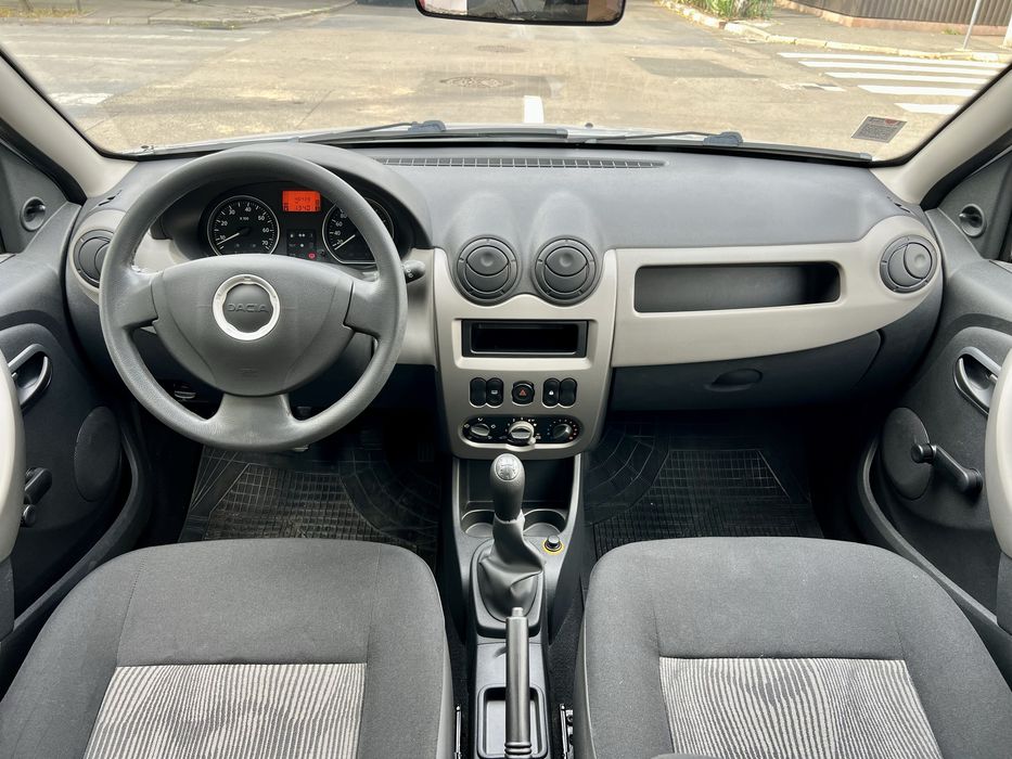 • Dacia Sandero / 46.000 KM / 1.4 MPI •