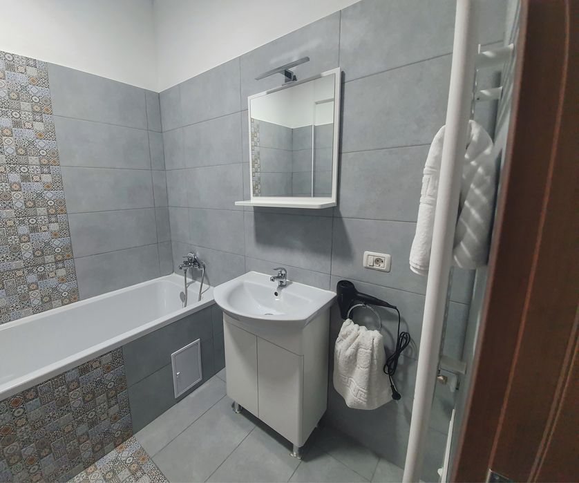 De inchiriat! -apartament cu 2 camere!