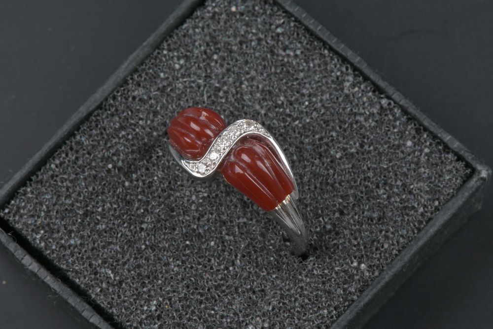 Златен Пръстен с Корнеол и Диаманти Бяло Злато 585(14К) Размер 56