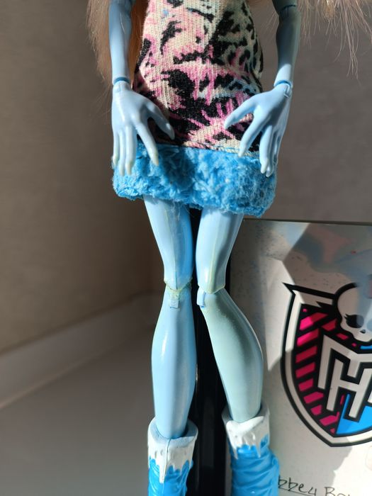 Кукла Monster High Эбби Боминейбл Art Class