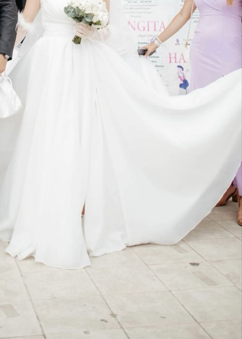 Rochie mireasa alba cu slit
