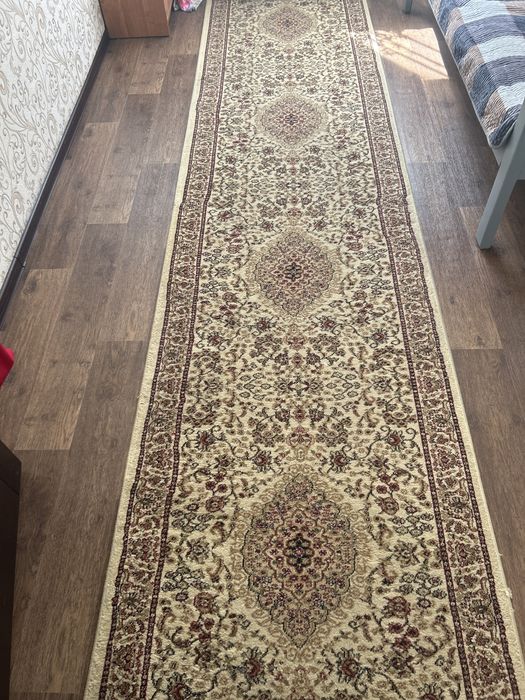 Продам дорожки в прихожую