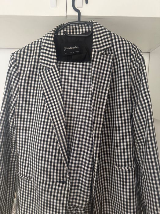 Costum Stradivarius – sacou + pantalon, ca noi