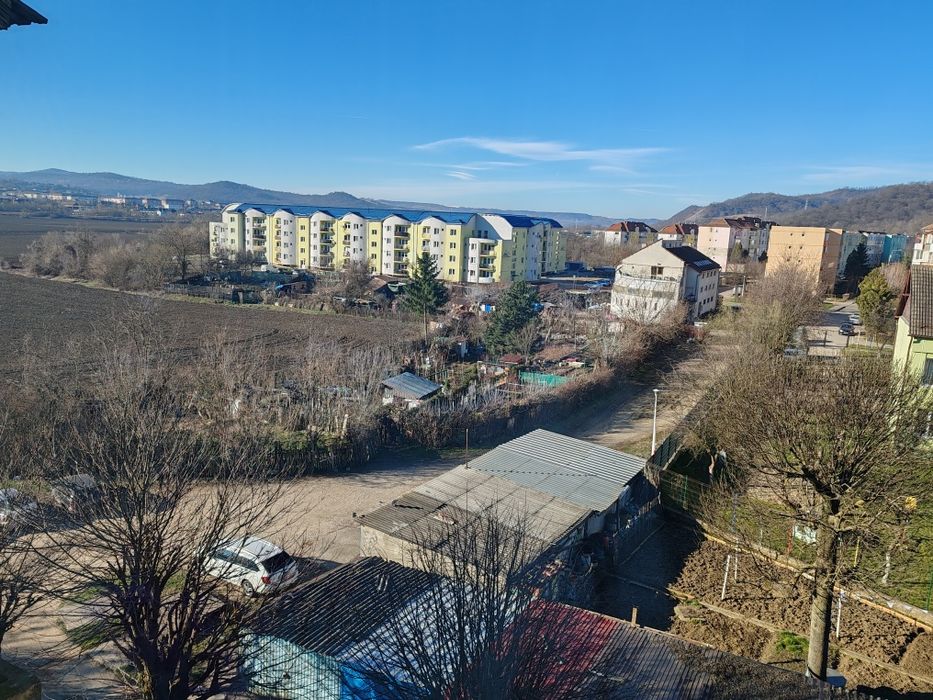 Proprietar vand apartament 3 camere 70 mp si garaj 20 mp   , Medias, Gura Campului str. Cluj nr 9