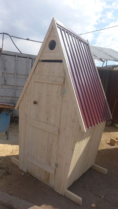 Уличный     туалет