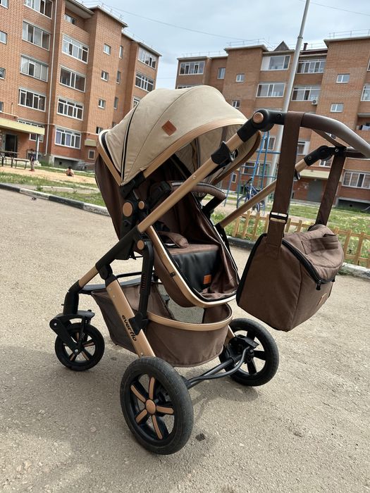 Детская прогулочная коляска