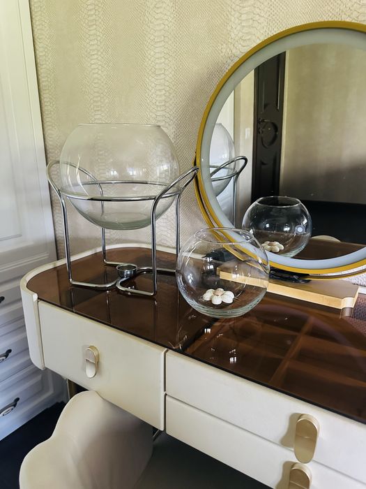 Acvariu rotund , bol pentru pesti , deosebite  pentru pesti cu suport  de inox