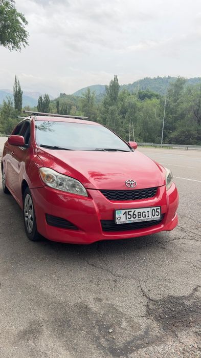 Продам либо предлагайте достойный обмен Toyota matrix 2010 г обьем 1.8