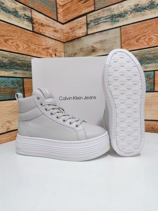 Calvin Klein/Karl Lagerfeld/Love Moschino/Michael Kors/Valentino/Buffa