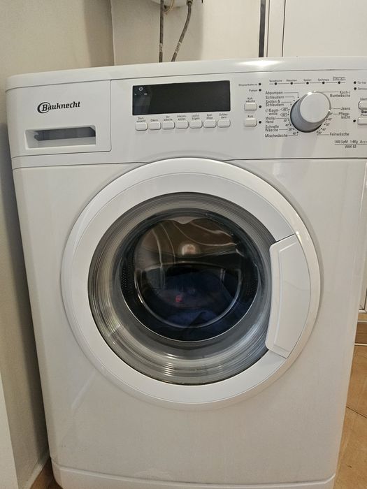 Пералня Bauknecht (6кг, 1400 оборота) 

Текст на обявата:
Продавам пералня Bauknecht, която работи безупречно и е в от