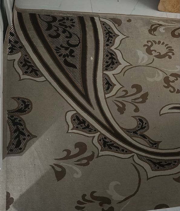 Ковры разные новые почти