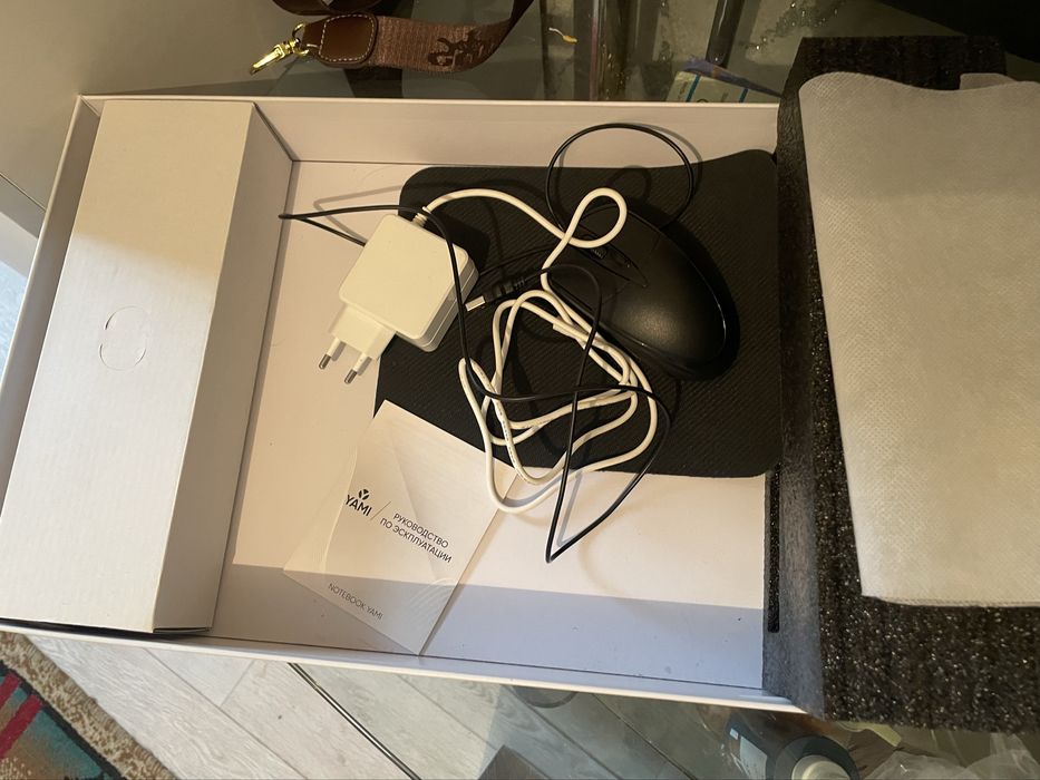 Ноутбук YAMI полный комплект