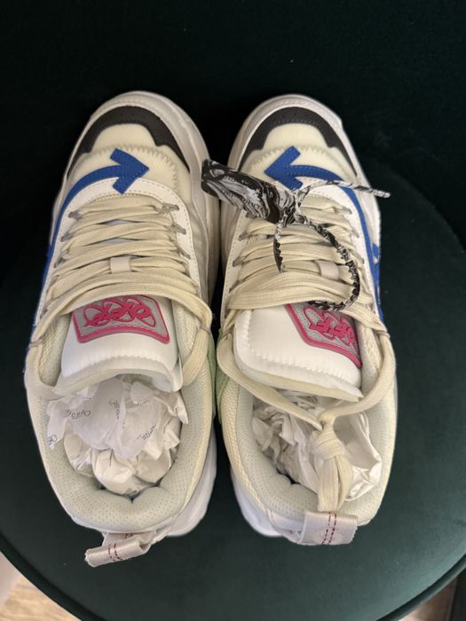 Vand adidasi off white