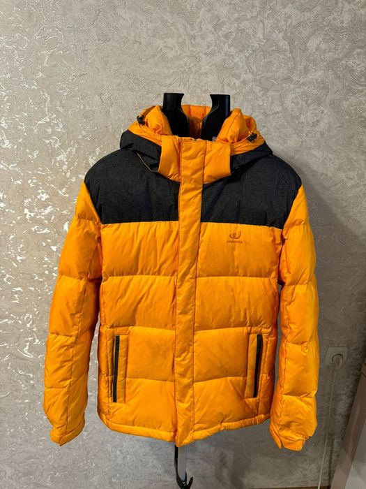 Куртка пуховик есть еще красный