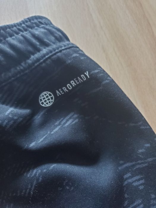 Оригинално долнище Adidas M