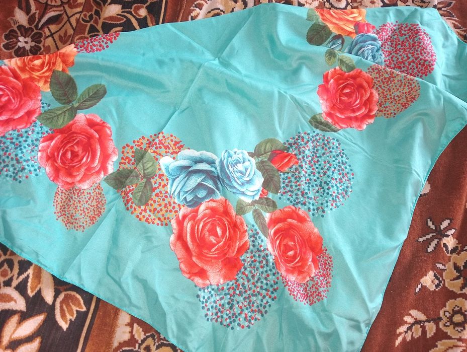 Платки новые 100х100