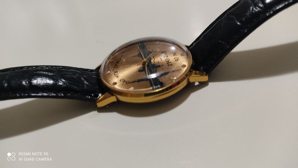 Красный часы Орион оригинал в идеальном состоянии необычный эксклюзив