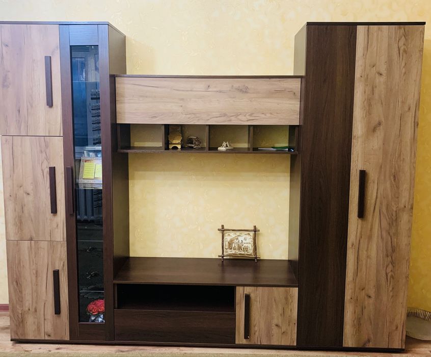 Продам горку для гостинной комнаты