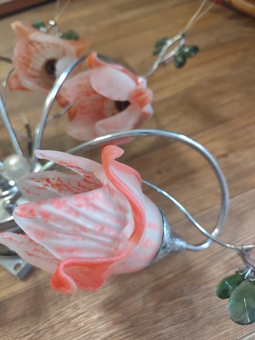 Продам люстру шестирожковую ,