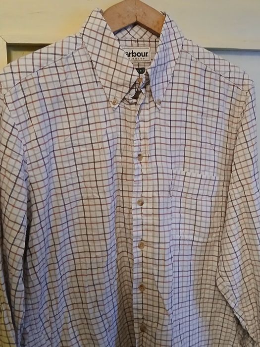 Мъжко яке и риза Barbour.