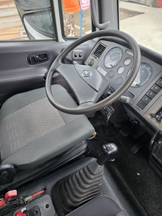 Nissan Atleon 35c15 2009 ! basculabil cu macara !!motor defect