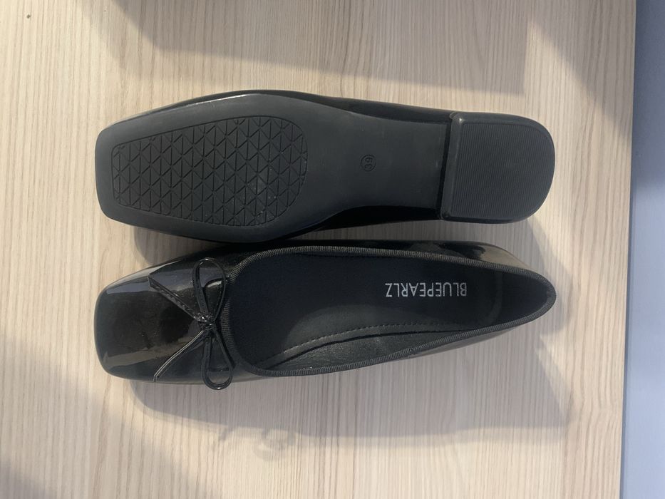 продам туфли черные