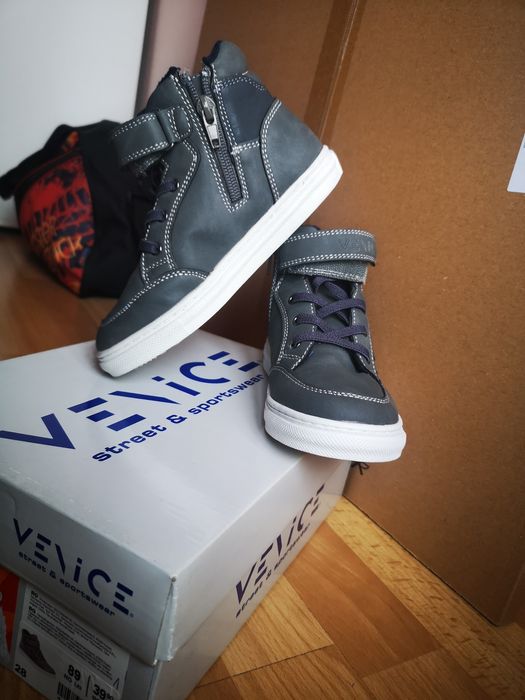 Детски високи кецове Fila 32 и  27 номер