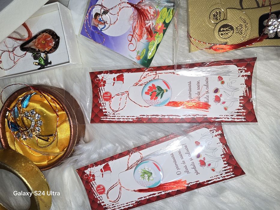 Mărțișoare, broșe