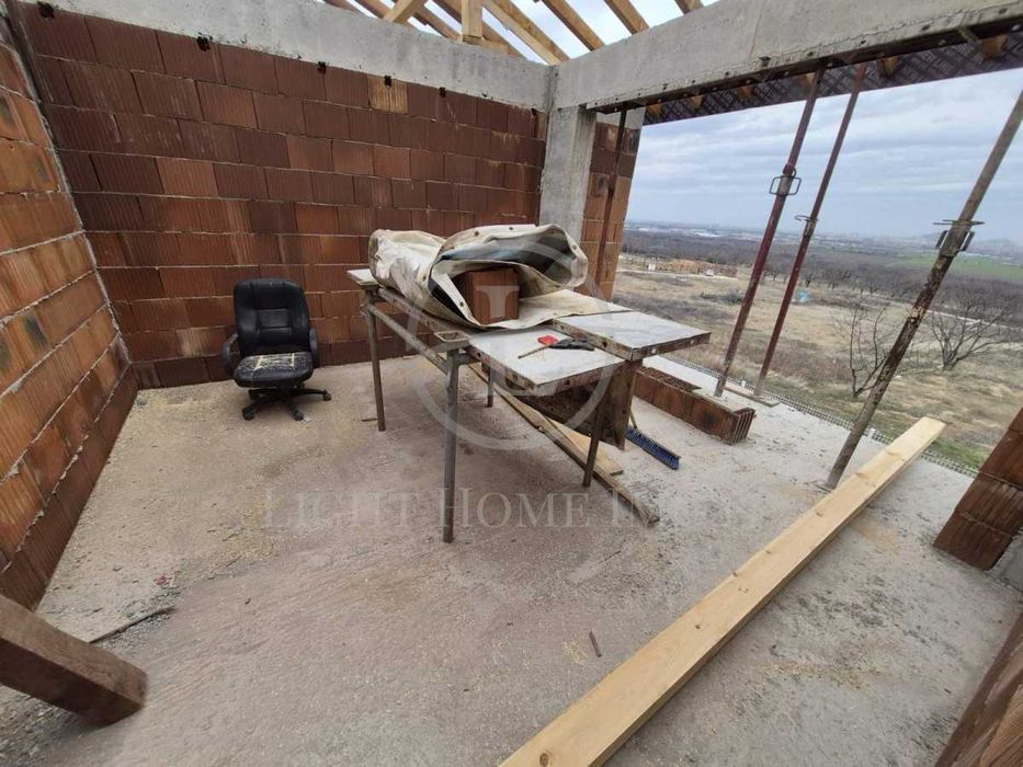 Реф. 2459 Къща с Три Спални и Паркомясто / Белащица