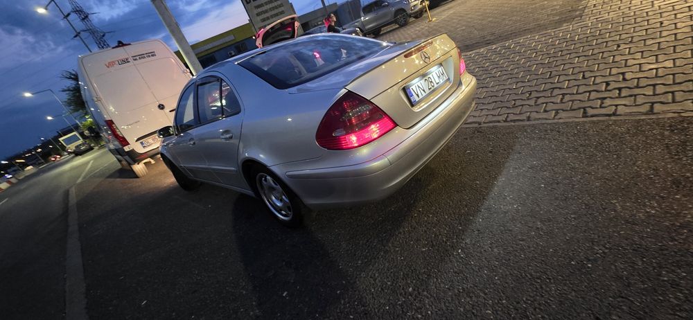 MERCEDES-BENZ E-Class 2004 — imagine 3