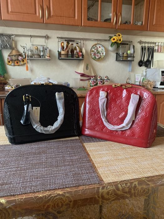 Продам женские сумки. Новые