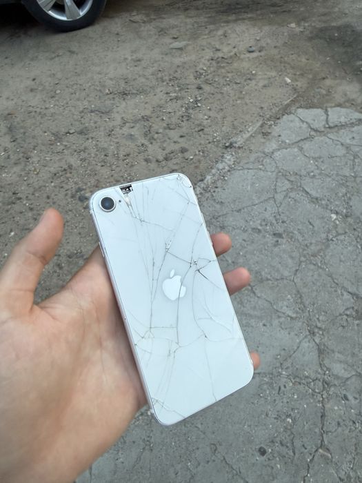 Айфон Се 64гб!!!