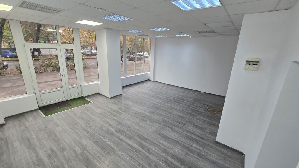 Spatiu comercial de inchiriat/ str Apusului