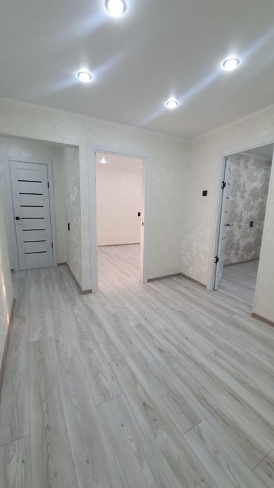 Продам 2 х ленинградку район ЦУМ