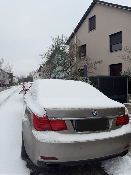 BMW 740d FACELIFT LOOK – 3.0 Diesel – 306 CP