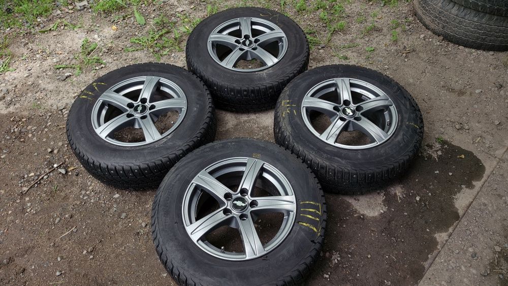 Комплект дисков R15 с шинами . Chevrolet